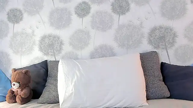 EngelFugler online show from January 2025 03:35:02 PM