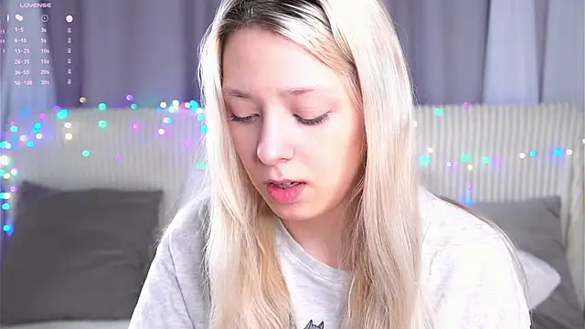 EngelFugler online show from December 2025 01:13:01 AM