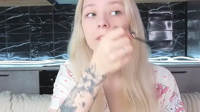 EngelFugler online show from January 2026 01:08:02 AM