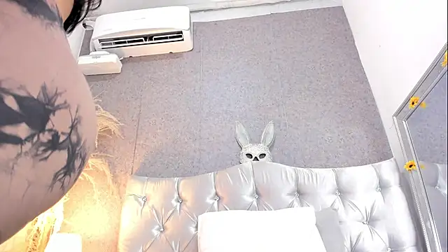 GABYTAYLOR  online show from November 2025 01:43:01 PM