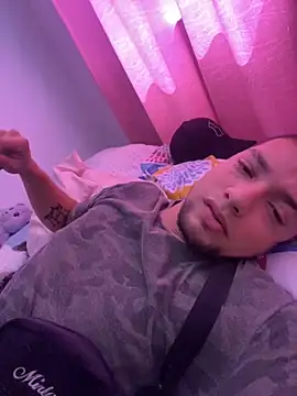 Snapshot of MrSoulMommy chatting on December 2024 05:08:02 PM MrSoulMommy online show from December 2024 05:08:02 PM