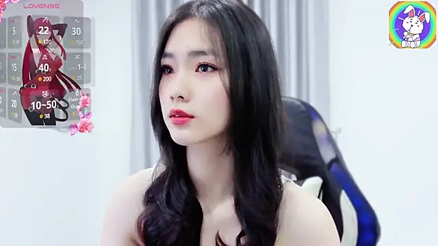 CelestiaWang online show from December 2024 01:28:01 PM