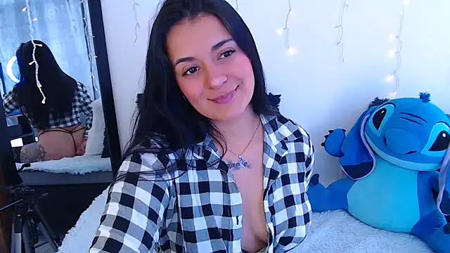 Samanta james19 online show from December 2025 05:10:02 PM