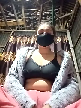 Snapshot of HenaAra chatting on February 2025 05:45:01 PM HenaAra online show from February 2025 05:45:01 PM