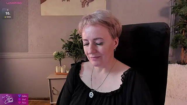 Nika Smit online show from December 2024 03:04:01 PM