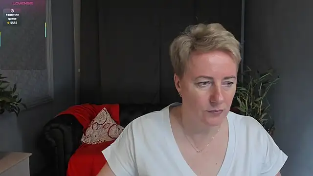 Snapshot of Nika_Smit chatting on May 2026 05:12:01 AM Nika Smit online show from May 2026 05:12:01 AM