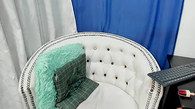 Analia18  online show from January 2025 02:53:02 PM