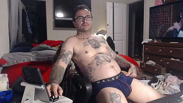 Snapshot of dadbod1178 chatting on January 2025 11:51:01 PM dadbod1178 online show from January 2025 11:51:01 PM