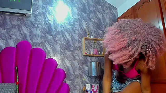 EMMAPARISS online show from October 2025 11:47:02 AM