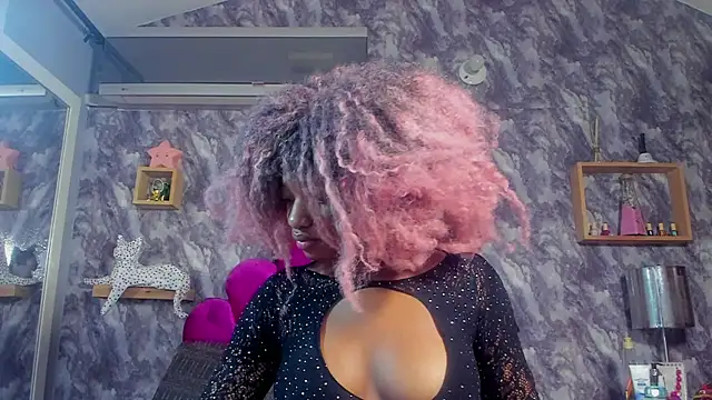 EMMAPARISS online show from December 2025 11:41:02 AM