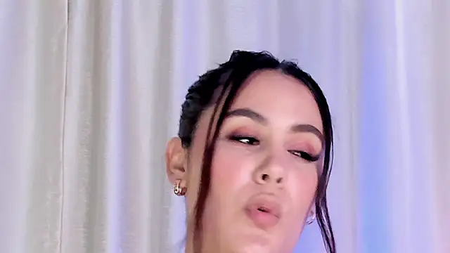 Snapshot of LexyRobert chatting on January 2025 08:34:02 PM LexyRobert online show from January 2025 08:34:02 PM