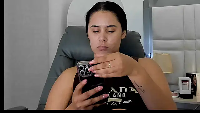 Snapshot of LexyRobert chatting on November 2025 12:00:02 AM LexyRobert online show from November 2025 12:00:02 AM