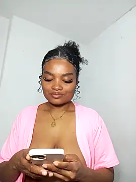 Snapshot of gianna_smith chatting on April 2026 05:10:01 AM gianna smith online show from April 2026 05:10:01 AM