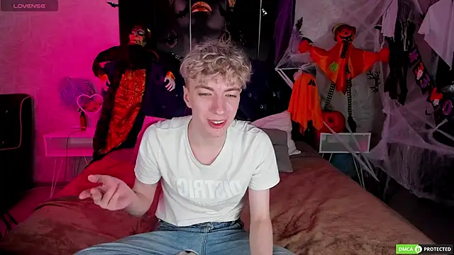 TrevorBenson online show from October 2025 06:03:02 PM