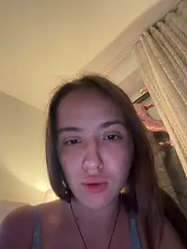 Snapshot of EmilyWi_ chatting on May 2026 09:10:02 PM EmilyWi online show from May 2026 09:10:02 PM