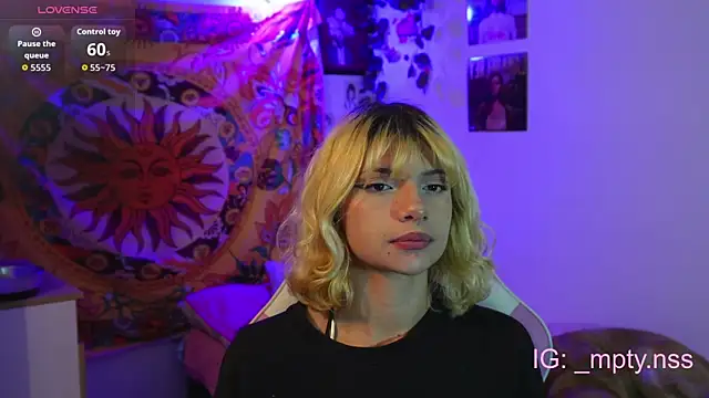 HiScarlett online show from October 2025 11:23:01 PM