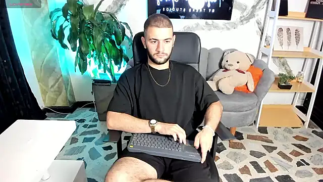 MaximusDick1  online show from January 2026 03:34:01 AM