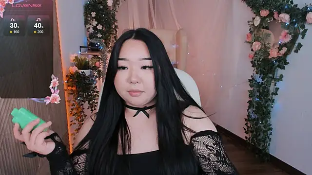 Snapshot of mei_honey_ chatting on December 2024 05:31:02 PM mei honey  online show from December 2024 05:31:02 PM