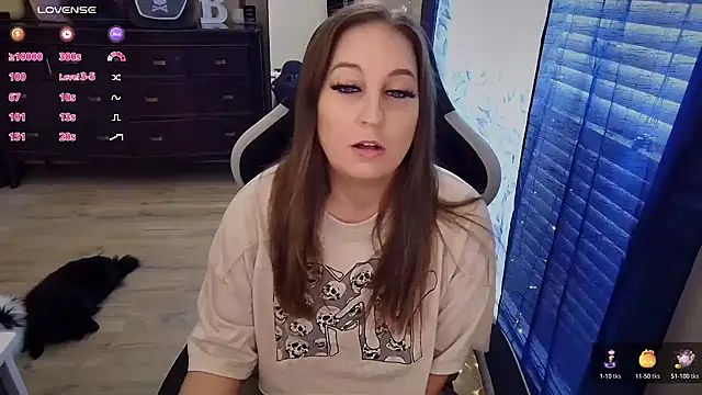 Snapshot of Brooklyn_Bee chatting on October 2025 08:27:02 PM Brooklyn Bee online show from October 2025 08:27:02 PM