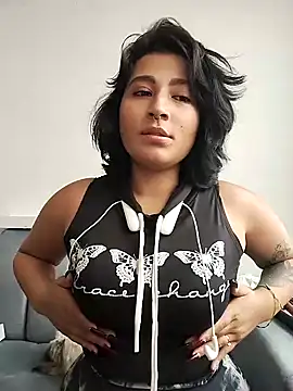 Pauilina online show from December 2024 08:48:01 PM