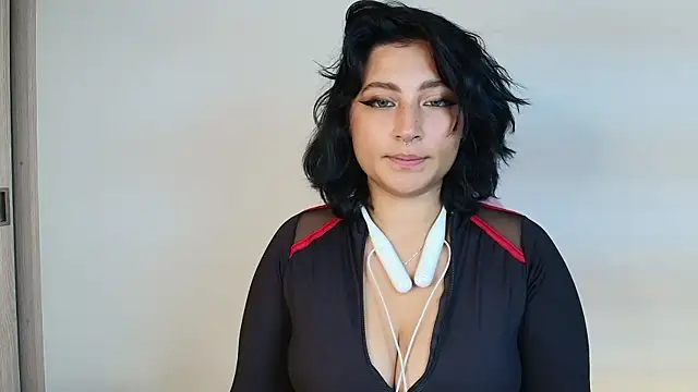 Pauilina online show from January 2025 01:25:02 PM