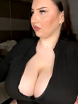 KarinaCelinne online show from December 2025 07:42:02 PM