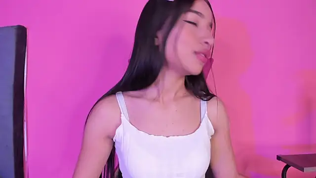 Mereo leona online show from December 2024 11:13:02 PM