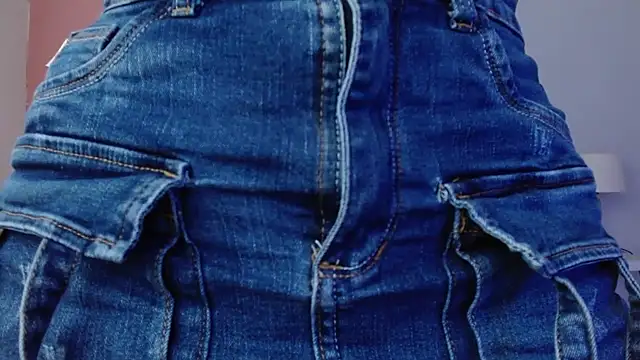 Ambar Roux  online show from January 2025 01:40:01 PM