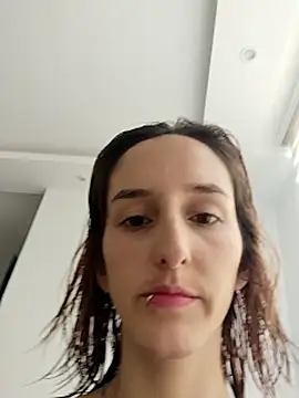 Ambar Roux  online show from November 2025 03:22:02 PM