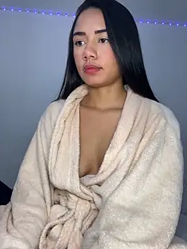 Snapshot of _Luana chatting on January 2025 12:24:01 PM Luana online show from January 2025 12:24:01 PM