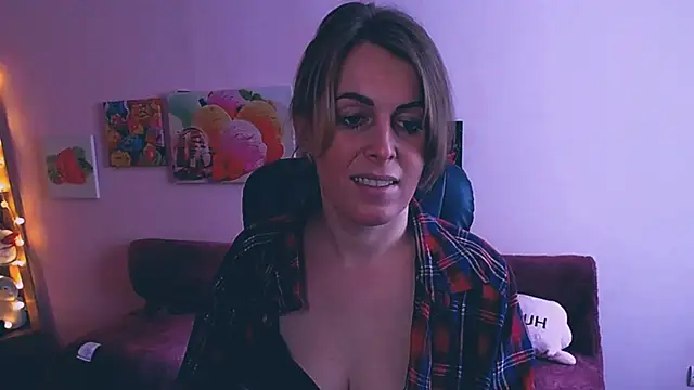 Hot Milady online show from February 2025 08:06:02 AM