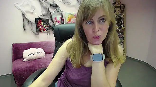 Hot Milady online show from November 2025 08:25:02 AM