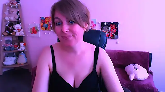 Snapshot of Hot_Milady chatting on April 2026 07:58:01 AM Hot Milady online show from April 2026 07:58:01 AM