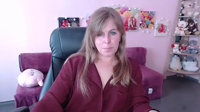 Snapshot of Hot_Milady chatting on May 2026 07:27:01 AM Hot Milady online show from May 2026 07:27:01 AM