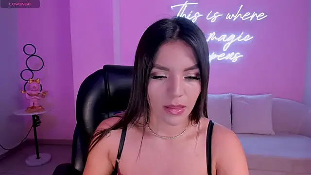 Snapshot of ValeriaRoldanX chatting on January 2025 03:22:01 AM ValeriaRoldanX online show from January 2025 03:22:01 AM