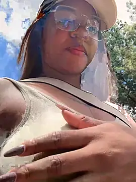 Snapshot of tiana_nave chatting on October 2025 04:17:01 PM tiana nave online show from October 2025 04:17:01 PM