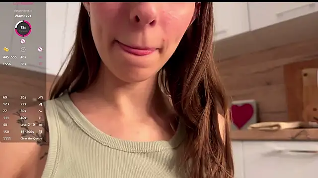 Snapshot of HellPeach chatting on October 2025 08:04:02 PM HellPeach online show from October 2025 08:04:02 PM