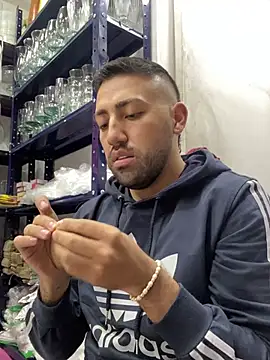 JuanZapata33 online show from December 2024 10:31:01 PM