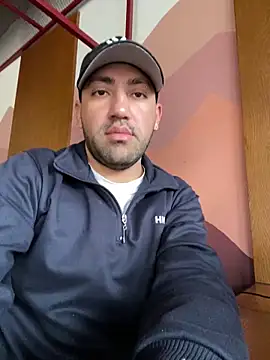 JuanZapata33 online show from January 2025 04:13:02 PM