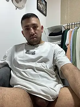 JuanZapata33 online show from February 2025 08:10:01 PM