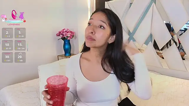 Snapshot of Valery_wang chatting on March 2025 05:56:01 PM Valery wang online show from March 2025 05:56:01 PM