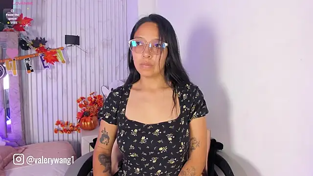 Snapshot of Valery_wang chatting on October 2025 02:05:01 PM Valery wang online show from October 2025 02:05:01 PM