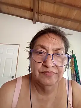 florecita69 online show from October 2025 02:35:01 PM