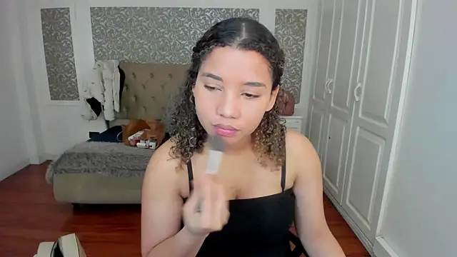 Mayaa ross online show from October 2025 01:47:01 AM