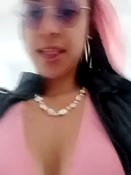 Snapshot of VALERY-03_ chatting on December 2024 12:27:01 PM VALERY-03 online show from December 2024 12:27:01 PM