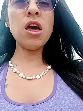 Snapshot of VALERY-03_ chatting on January 2025 08:18:01 PM VALERY-03 online show from January 2025 08:18:01 PM