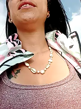 Snapshot of VALERY-03_ chatting on January 2025 09:01:02 PM VALERY-03 online show from January 2025 09:01:02 PM