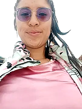 Snapshot of VALERY-03_ chatting on January 2025 09:10:01 PM VALERY-03 online show from January 2025 09:10:01 PM