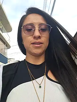 Snapshot of VALERY-03_ chatting on February 2025 12:22:02 PM VALERY-03 online show from February 2025 12:22:02 PM