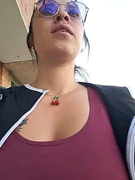 Snapshot of VALERY-03_ chatting on February 2025 09:06:02 PM VALERY-03 online show from February 2025 09:06:02 PM